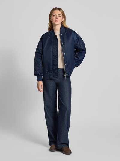 My Essential Wardrobe Bomberjack met ribboorden, model 'Helga' Marineblauw - 1