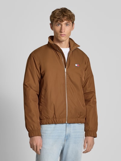 Tommy Jeans Relaxed Fit Bomberjacke mit Stehkragen Hellbraun 4