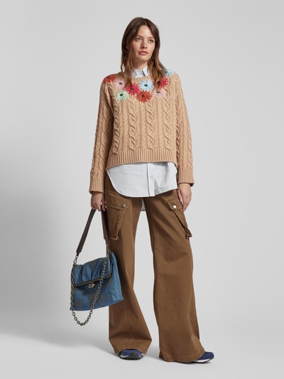 Weekend Max Mara Strickpullover aus Wolle mit floralen Applikationen Camel 1