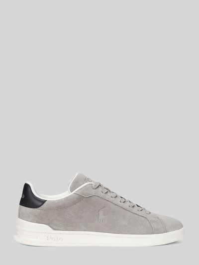 Produktfoto, Low Top Sneaker aus echtem Rindsvelours von Polo Ralph Lauren, unifarben grau, runde Schuhspitze, strukturierte Sohle, Label-Prägung