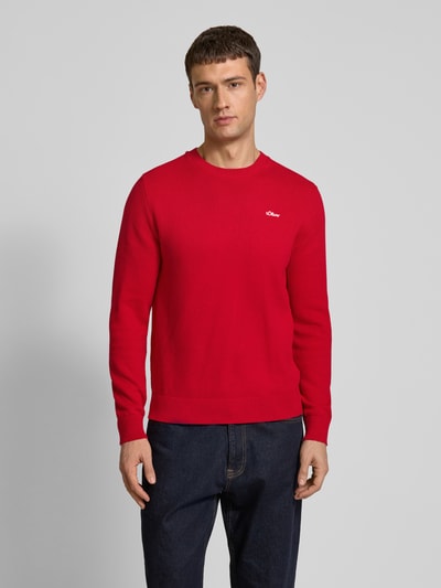 s.Oliver RED LABEL Regular Fit Strickpullover aus reiner Baumwolle mit Label-Stitching Rot 4