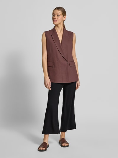 Frauenmodel trägt Culotte mit Kordelzug und Eingrifftaschen von ONLY in Schwarz, Gerader-Schnitt, Elastischer-Bund, Ganzkörperansicht von vorne.