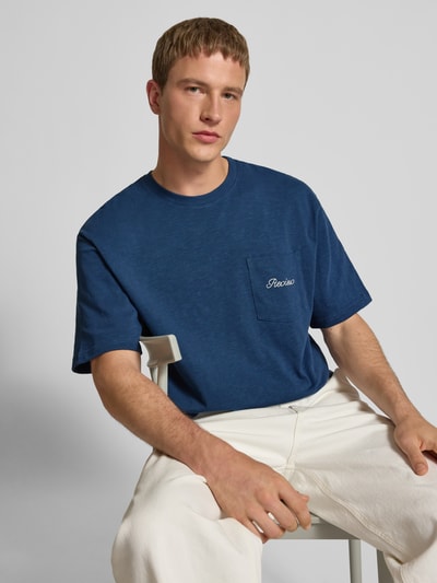 REVIEW T-shirt met borstzak en labelstitching Donkerblauw - 3