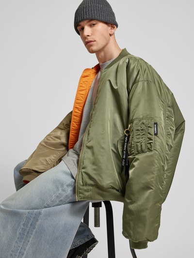 VETEMENTS Bomberjacke mit Ärmeltasche Oliv 3