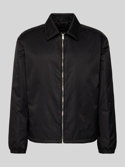 Produktfoto, Regular Fit Blouson mit Logo-Muster Modell 'H-CRESTELL' von BOSS in Schwarz, Allover-Muster, Reißverschluss, Umlegekragen, langarm, elastischer Ärmelabschluss, Tunnelzug innen, seitliche Eingrifftaschen, Napoleontasche, Label-Applikation aus Metall, glatte und leicht glänzende Textur.