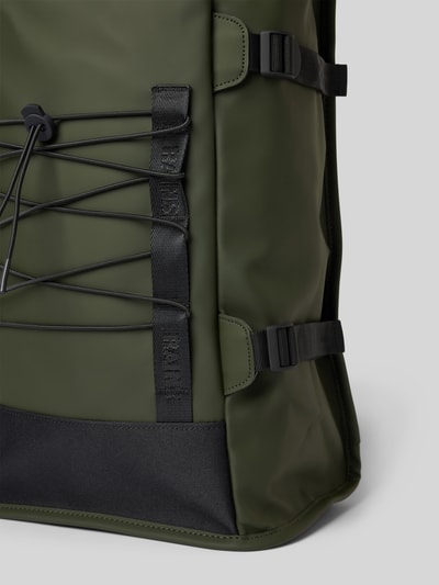 RAINS Rucksack mit Brustgurt Modell 'Trail Mountaineer' Oliv 3