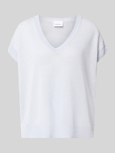 Produktfoto, Strickshirt aus Leinen-Mix mit V-Ausschnitt von Comma in Hellblau, kurze Kappärmel, Relaxed-Fit, feine Strickstruktur.