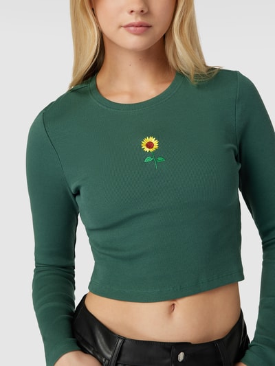 Only Cropped Longsleeve mit Motiv-Stitching Modell 'Mia' Dunkelgruen 3