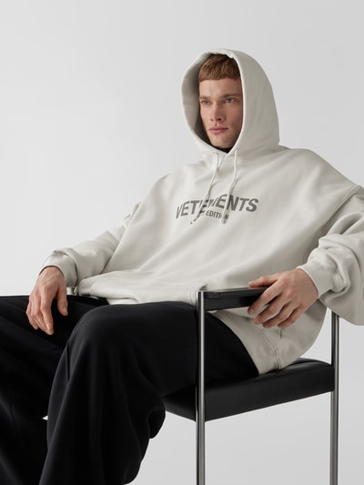 VETEMENTS Oversized Hoodie mit Label-Print Ecru 3