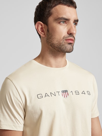 Gant T-shirt z nadrukiem z logo Piaskowy 3