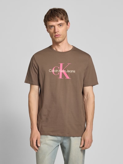 Calvin Klein Jeans T-shirt met labelprint, model 'HERO' Lichtbruin - 4