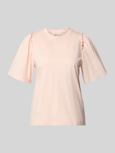 Produktfoto, jasnoróżowe Regular Fit T-Shirt aus reiner Baumwolle Modell 'PENELOPE' von Selected Femme, gładka faktura, marszczenia przy ramionach, okrągły dekolt, krótki rękaw, materiał: czysta bawełna