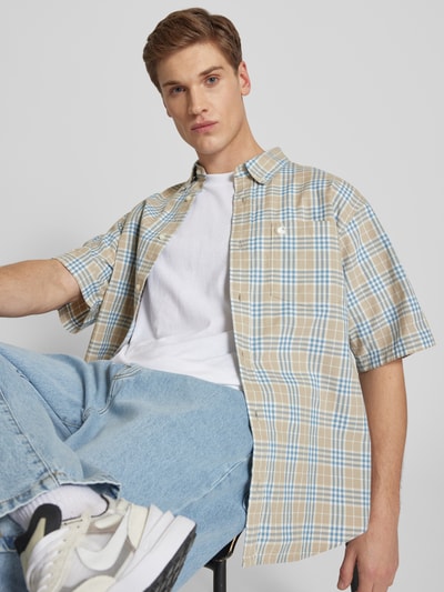 Carhartt Work In Progress Koszula casualowa o kroju regular fit z kieszenią na piersi model ‘NIVEN’ Beżowy 3