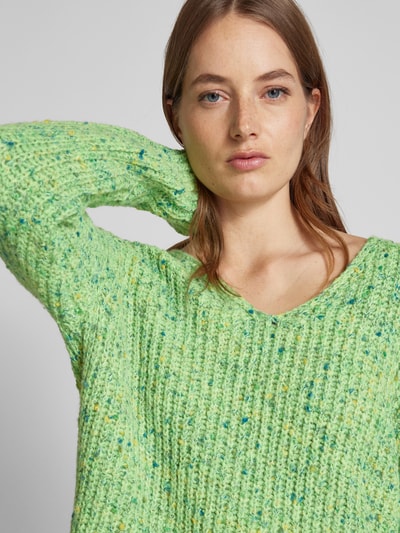 Christian Berg Woman Strickpullover mit V-Ausschnitt Apfel 3