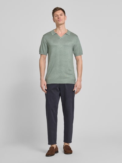 Lindbergh Slim Fit Poloshirt mit V-Ausschnitt Modell 'Ecovero' Gruen 1