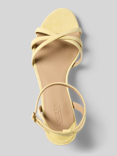 Produktfoto, Sandaletten aus echtem Leder Modell 'KENDYL' von Lauren Ralph Lauren, Optik: Unifarben, Schuhspitze: abgerundet, Absatzform: Pfennigabsatz, Verschluss: Dornschließe, Sohle: leicht strukturiert, Material: Echtleder in zartem Gelbton, weiche textile Oberflächen, schlichte Ausführung.
