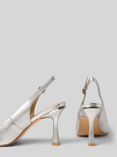Produktfoto, Pumps aus echtem Leder mit Ziersteinbesatz von ALMA EN PENA, srebrzysta skóra, zwężany czubek, odkryta pięta, obcas 10 cm w rozmiarze 40, wysokość cholewki 7 cm w rozmiarze 40, szerokość w rozmiarze 40: 5 cm, metaliczna faktura, elegancki wygląd