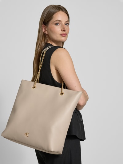 CK Calvin Klein Torba tote z detalem z logo Beżowy 1