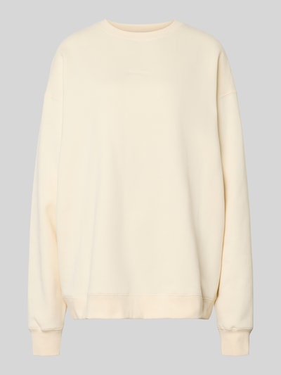 Produktfoto, Oversized Sweatshirt mit Logo-Stitching Modell 'Pancake' von OH APRIL, kolor kremowy, mieszanka bawełny, krój oversized fit, okrągły dekolt, elastyczne wykończenia