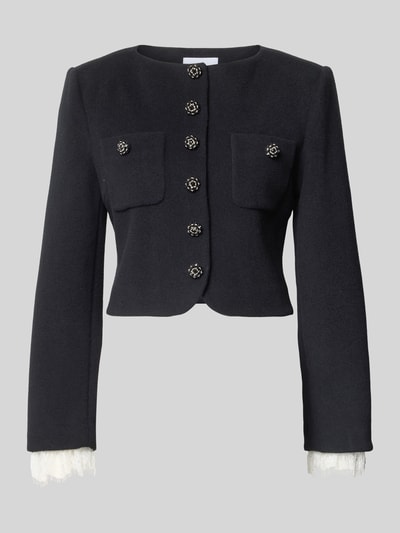 Produktfoto, Jacke aus Woll-Mix mit Kaschmir-Anteil von Self-Portrait in Schwarz mit Ziersteinbesatz, Brusttaschen, taillierter Passform, weiße Stoffdetails am Ärmelabschluss, durchgängige Knopfleiste, klare Linien und glatte Textur.