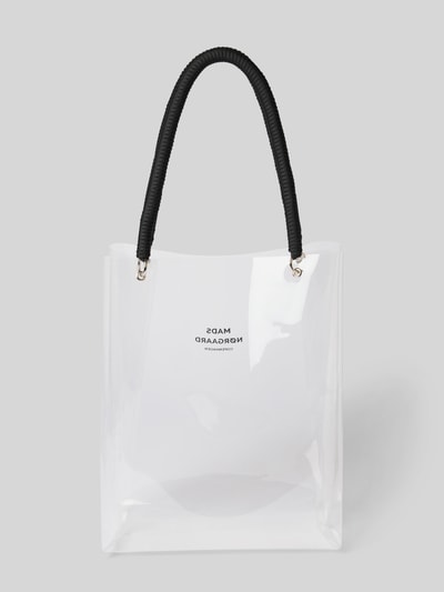 Produktfoto, Handtasche in transparentem Design Modell 'Craze Vinnie' von MADS NØRGAARD mit Strukturmuster-Tragehenkel, Logo-Print, offenes Hauptfach, rechteckige Form, Maße 29 cm Breite, 37 cm Länge, 15 cm Tiefe, 55 cm Schulterriemen, glatte und glänzende Textur