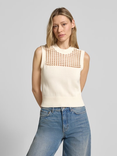 Frauenmodel trägt Pullunder mit Rundhalsausschnitt von ARMANI EXCHANGE, cremefarben, Baumwoll-Mix mit Stretch, Regular Fit, Nahaufnahme Oberkörper.