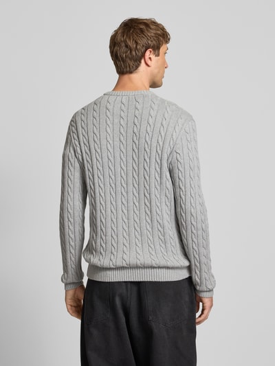 REVIEW Slim fit gebreide pullover met kabelpatroon Lichtgrijs gemêleerd - 5