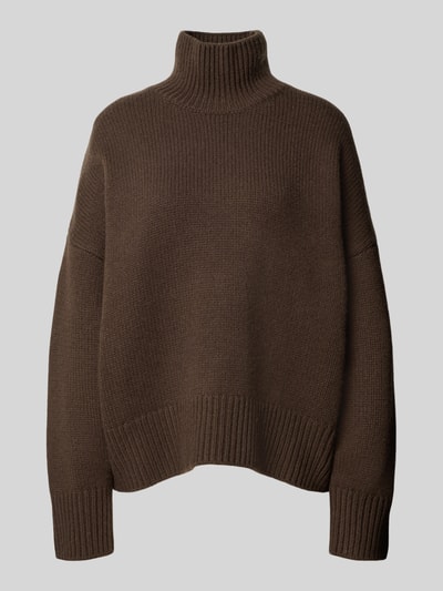 Produktfoto, Wollpullover mit Rollkragen von Style Icon Collection in Dunkelbraun, lockerer Schnitt, reine Wolle, gerippte Abschlüsse, Struktur der Strickware klar erkennbar, Rückenlänge 65 cm, Ärmellänge 52 cm