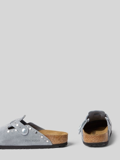 Birkenstock Clogs aus echtem Leder mit Ziernieten Modell 'Boston Rivet' Hellgrau 2