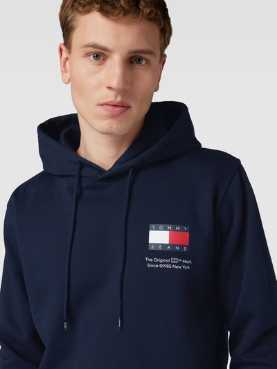 Tommy Jeans Hoodie mit Label-Print Dunkelblau 3