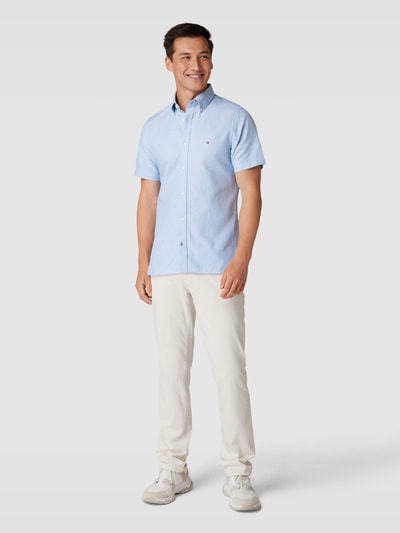 Tommy Hilfiger Freizeithemd mit Button-Down-Kragen Modell 'DOBBY' Hellblau 1