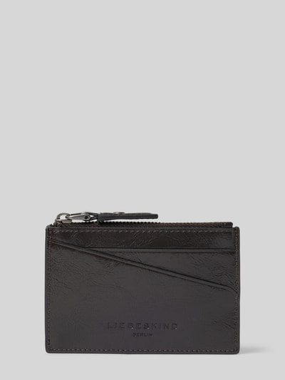 Productfoto, Schlüsseletui aus Leder mit Label-Prägung Modell 'AUDREY' van LIEBESKIND BERLIN in donkerbruin leer met hoofdvak met ritssluiting, sleutelring met labeldetail