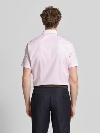Christian Berg Men Regular Fit Business-Hemd mit Kentkragen Pink 5