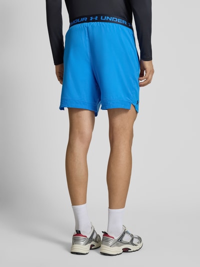 Under Armour Relaxed Fit Shorts mit Logo-Print Modell 'Vanish' Rauchblau 5