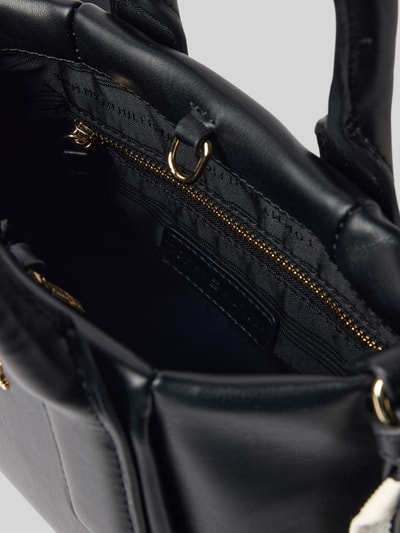 Produktfoto, Henkeltasche in Lederoptik von Tommy Hilfiger, unifarben, Hauptfach, Karabinerverschluss, Logo-Applikation, Tragehenkel, abnehmbarer Schulterriemen