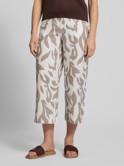 Vrouwenmodel draagt Culotte aus Leinen-Baumwoll-Mix mit Gürtel van Christian Berg Woman, mix van katoen en linnen, all-over look, wide leg, met riem, bandwijdte maat 36 39 cm, binnenbeenlengte 63 cm, detailopname onderlichaam, vooraanzicht.