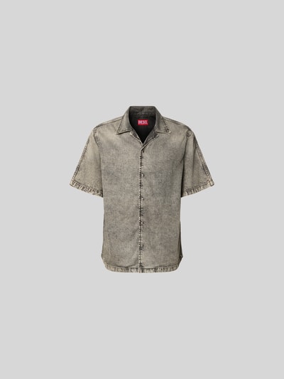 Produktfoto, Regular Fit Jeanshemd mit Lyocell-Anteil von Diesel, Baumwoll-Mix, Reverskragen, kurzärmelig, graue Waschung, strukturierte Optik