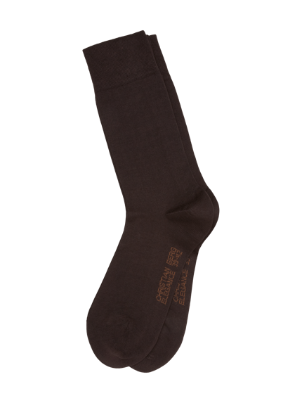 Produktfoto, Socken mit Label-Print im 2er-Pack von Christian Berg Men aus Baumwoll-Mix, körpernaher Schnitt, gerippter Abschluss, dunkelbraune Farbe