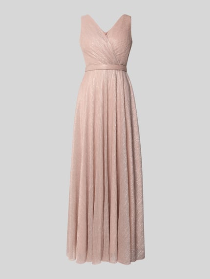 Produktfoto, schimmerndes Abendkleid mit V-Ausschnitt von TROYDEN COLLECTION, taillierter Schnitt, Maxikleid, Taillenband, zartrosafarbene Textur, rückseitiger Reißverschluss, Rückenlänge 160 cm, Brustweite 45 cm.