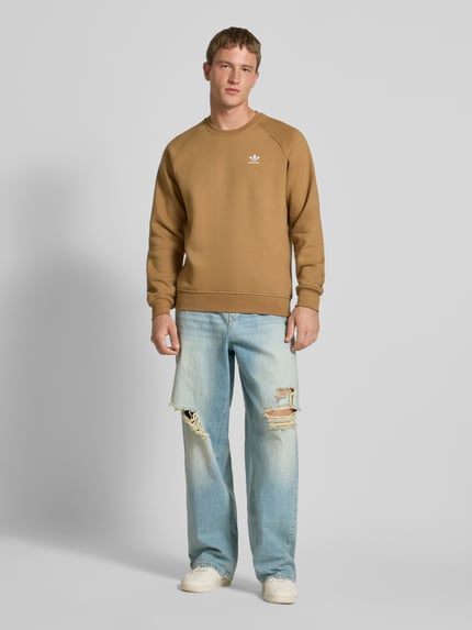 adidas Originals Sweatshirt mit Label-Stitching Mittelbraun 1