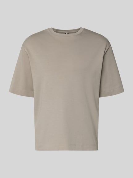 Produktfoto, T-Shirt mit Logo-Print und Rundhalsausschnitt von Profuomo, męski t-shirt z bawełny ekologicznej, krój relaxed fit, prążkowany okrągły dekolt, długość tyłu w rozmiarze m: 70 cm, jednolita, beżowa kolorystyka, gładka faktura