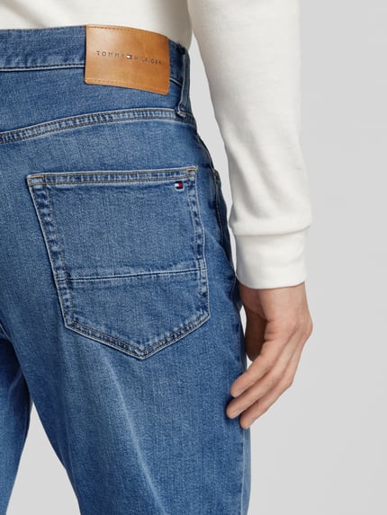 Tommy Hilfiger Jeansy o kroju regular fit z 5 kieszeniami model ‘HARLEM’ Jeansowy niebieski 3