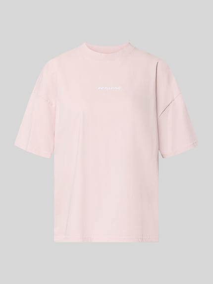 Oversized Fit T-Shirt mit Label-Stitching Modell 'BRACY' Shop The Look MANNEQUINE