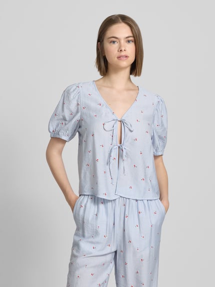 PIECES Regular Fit Blusenshirt mit Schnürverschluss Modell 'FIONNA' Hellblau 4