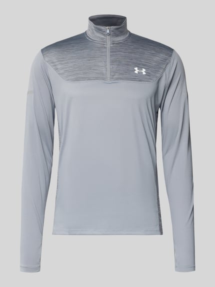 Produktfoto, Sweatshirt mit Stehkragen von Under Armour in Hellgrau mit kurzem Reißverschluss, Label-Print, Slim Fit, glatte Textur