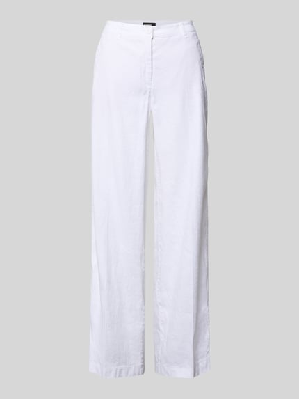 Produktfoto, weiße Leinenhose mit Eingrifftaschen Modell 'ADRIENNE' von Cambio, ausgestellter Schnitt, Baumwolle-Leinen-Mix, glatte Textur, Knopf-Reißverschluss, Bundweite 44 cm, Innenbeinlänge 83 cm bei Größe 36.