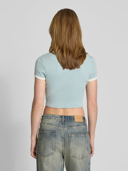 REVIEW Cropped T-Shirt mit Label-Print Bleu 5