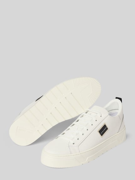 Productfoto, Sneaker met vetersluiting van Antony Morato, echt leer, afgeronde neus, labeldetail, gestructureerde zool, wit.