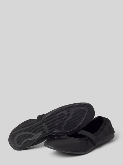 Produktfoto, Ballerina mit elastischem Riemen Modell 'HILLARY' von Vagabond, Optik: Unifarben, Schuhspitze: Quadratisch, Abgerundet, Absatzform: Flach, Applikation: elastischer Riemen, Anziehschlaufe, Verschluss: Schlupf/offen, Sohle: Profiliert