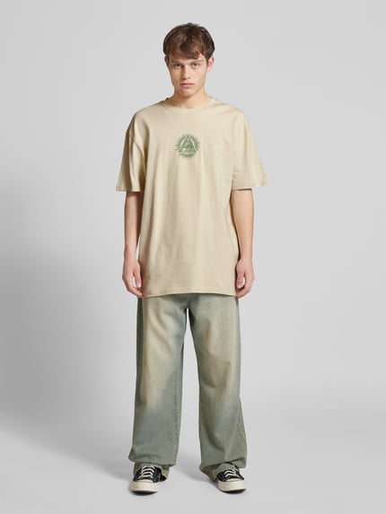 Mister Tee Oversized T-Shirt mit Motiv-Print Sand 1